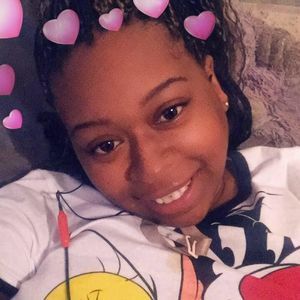 Meet your Posher, Aisha